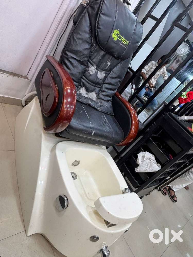 Salon massage chair