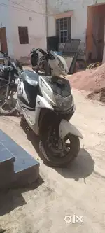 Mantra electric scooty 7 months old