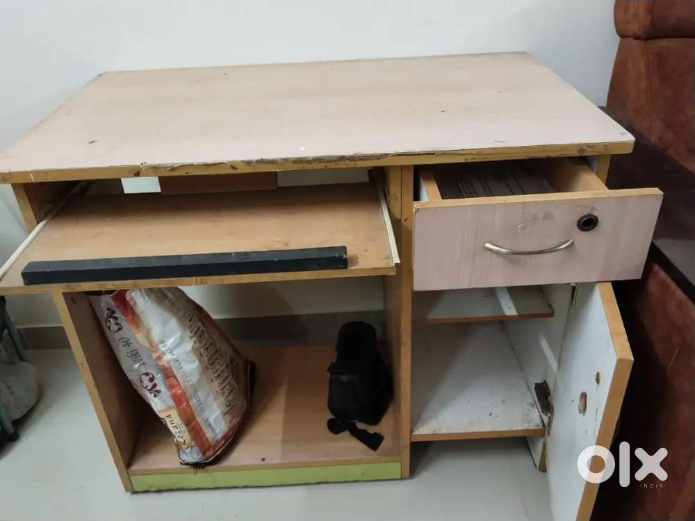 Computer table for sell