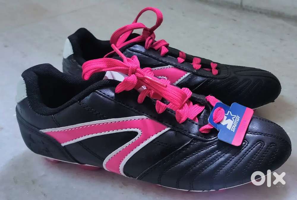 Starter soccer shoes