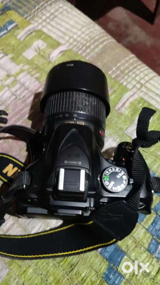 Nikon DSLR camera 5200d with lens