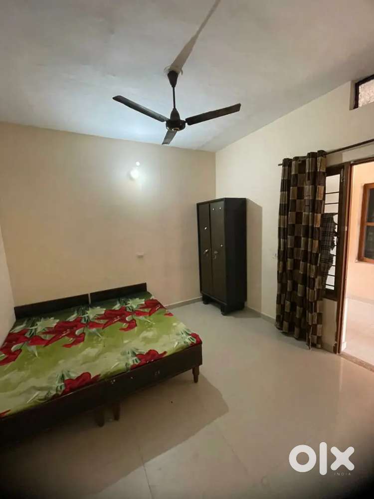 Hotel service staff ( Girl )