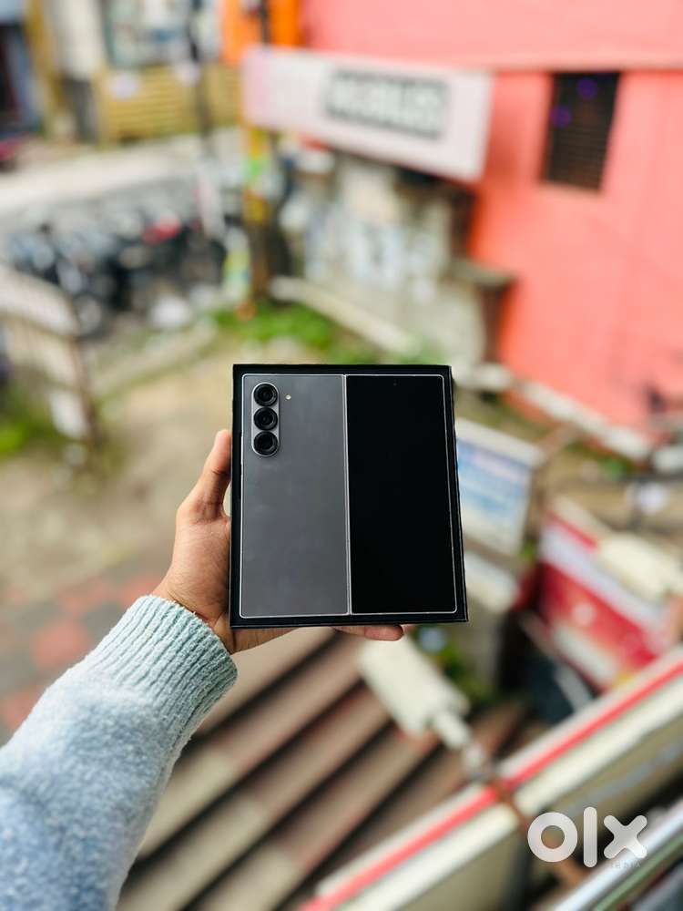 Samsung Galaxy Z Fold 6 12/512 GB Brand new Condition Box piece