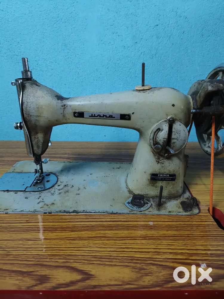 Usha single machine with wooden top