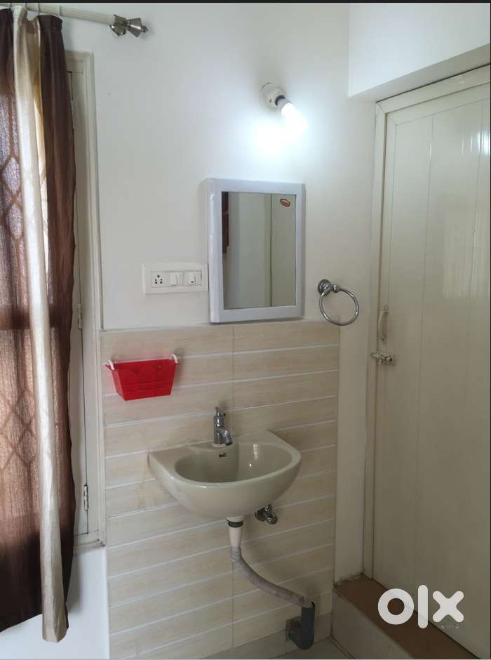 Single Room/Kitchen/Bathroom (1RK) for rent near Marathahalli Bridge