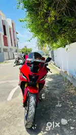 R15 v4 metallic red