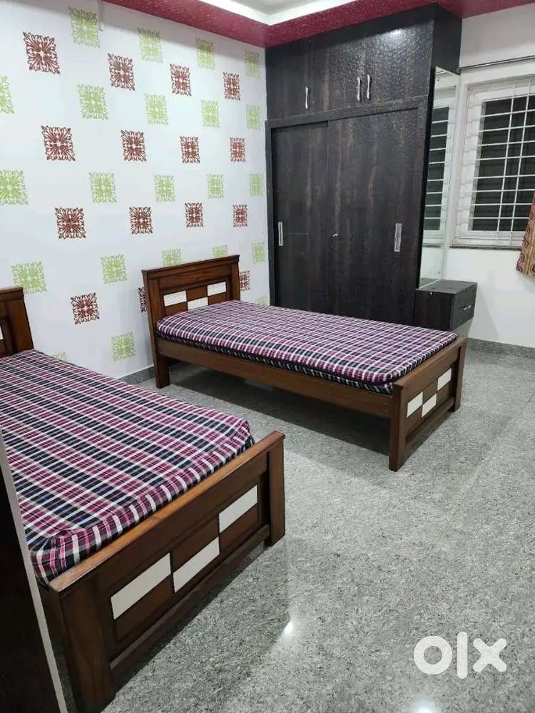 Good Running Men's women's PgHostels Sale Madhapur Gachibowli Kondapur