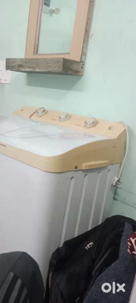 Washing machine 5 sal purani good condition