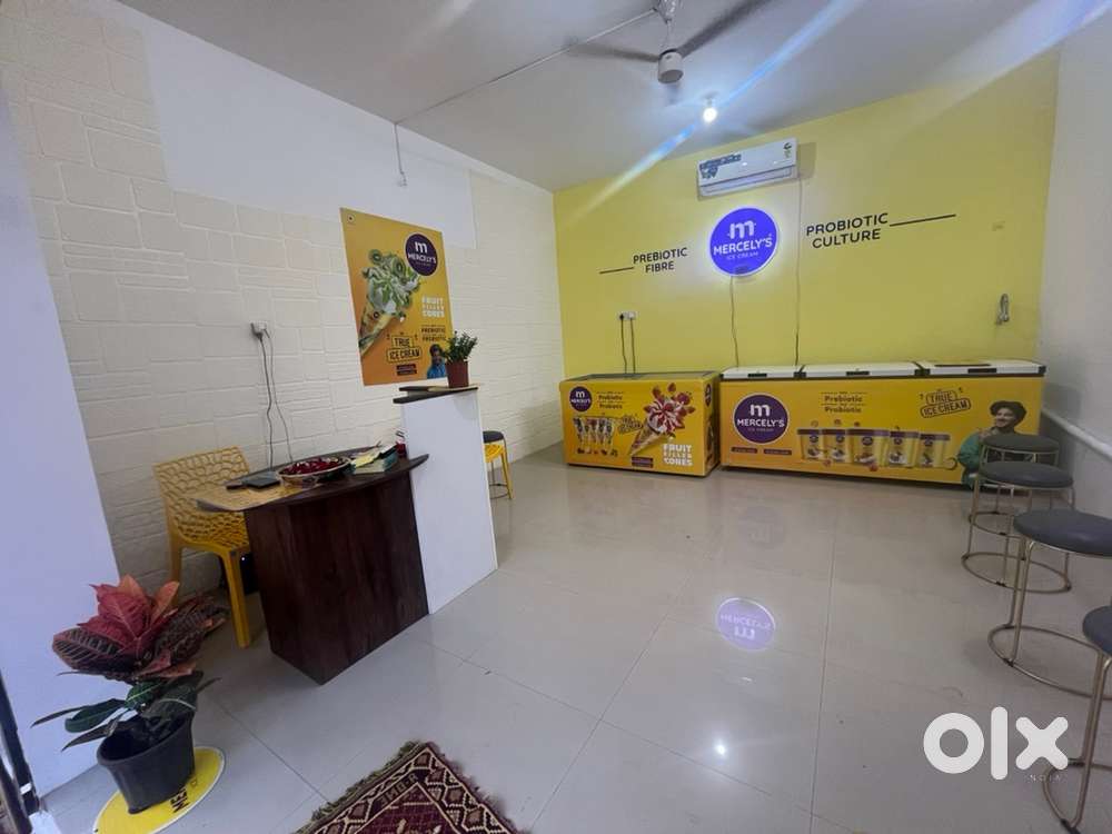 Ice cream parlour for lease
