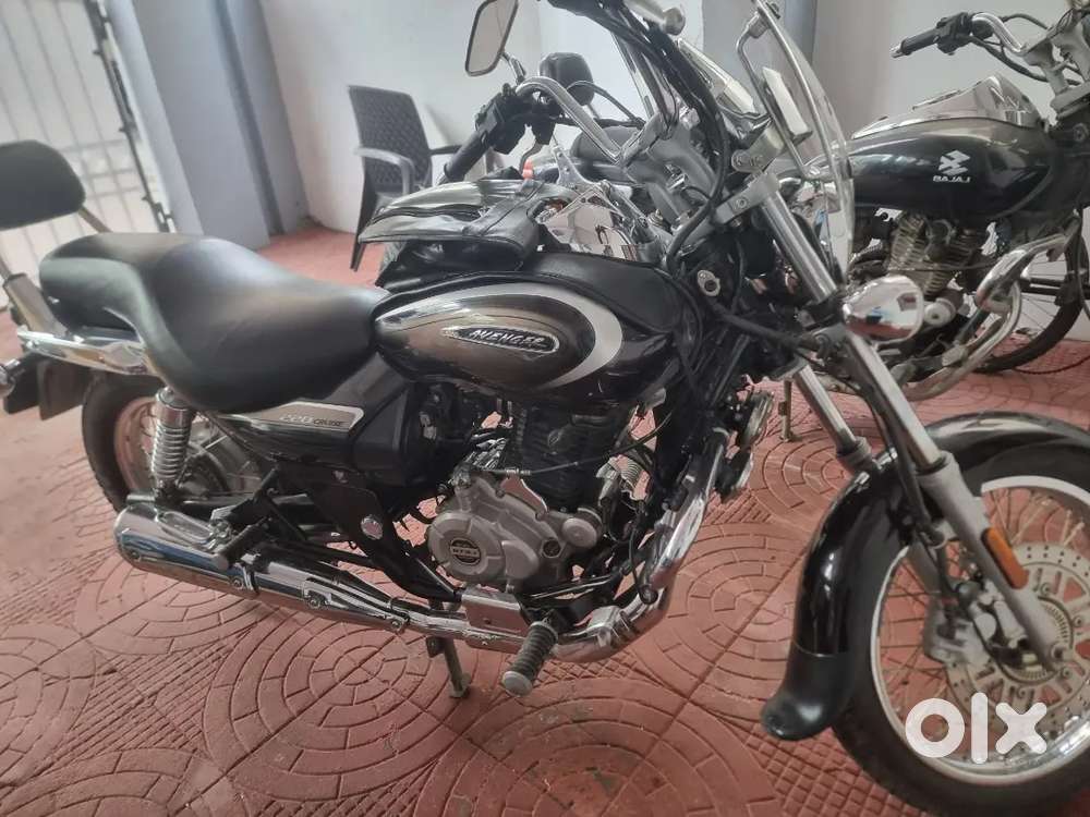 Avenger 220 cruise bike neet condition price 120000