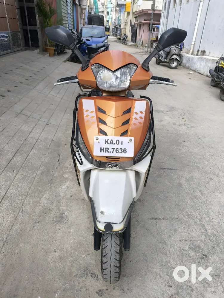 Mahindra gusto 125 cc single owner new battery new two tyres