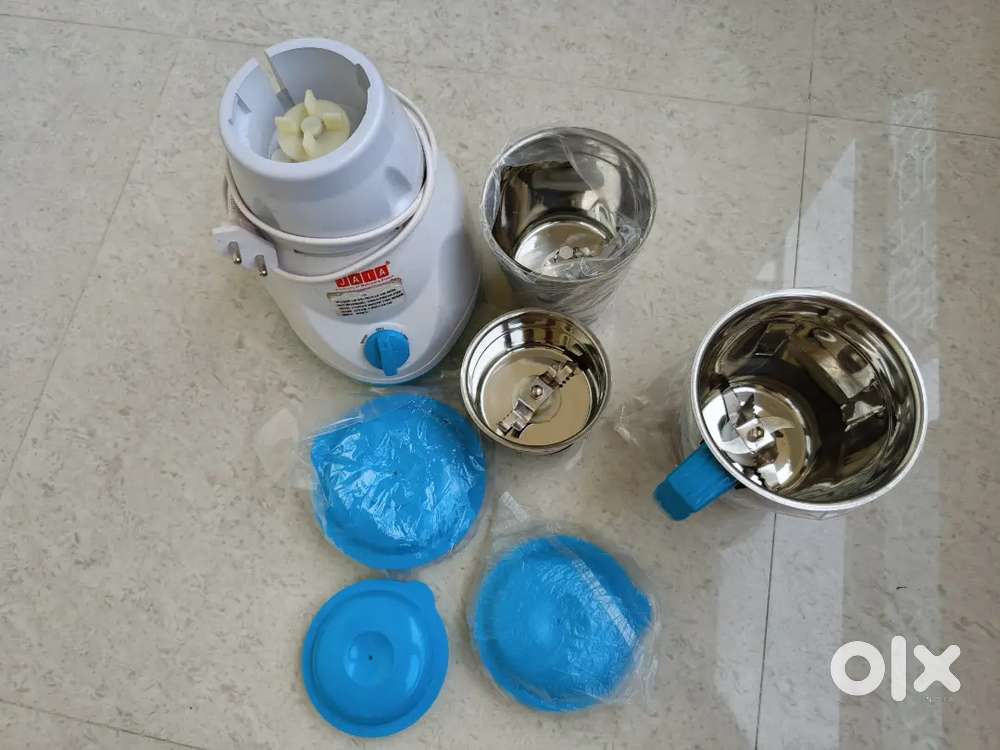 mixer grinder with 3 jar, gifted me,3 month, 3 time used only