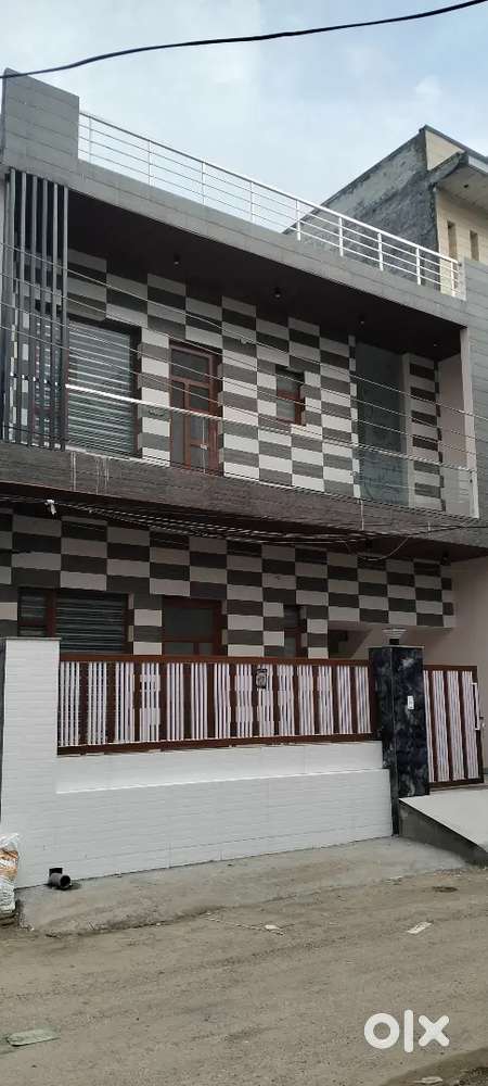 New house 150gaj Dhakoli