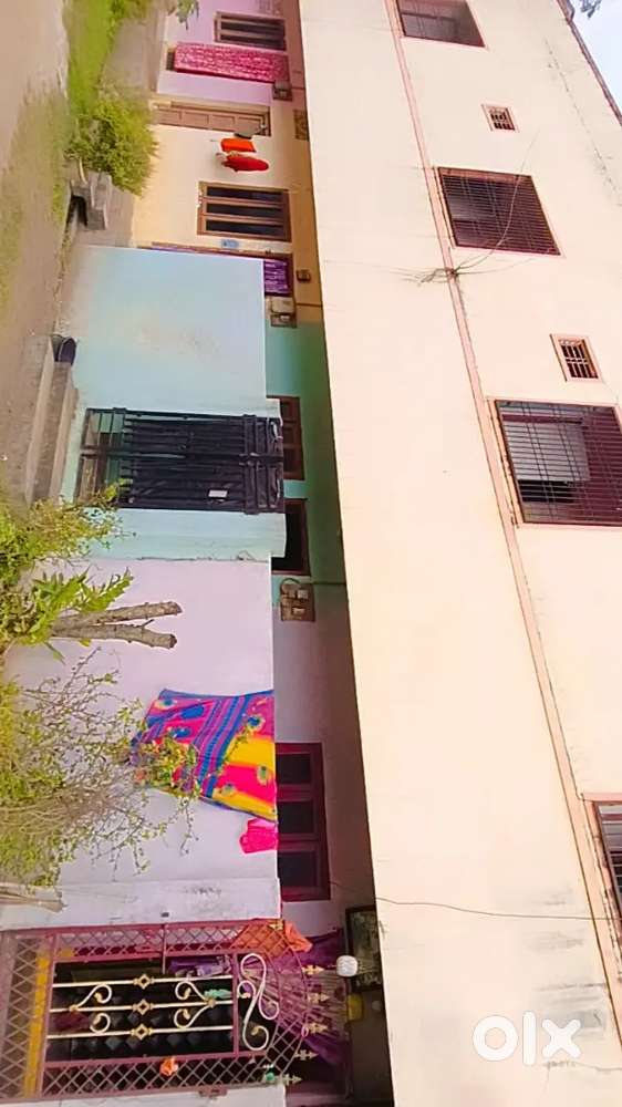 Middle class family super super low budget falt..