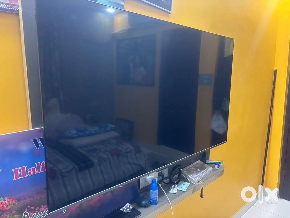 2023 TCL ANDRIOD TV 55 INCHES EXCELLENT CONDITION