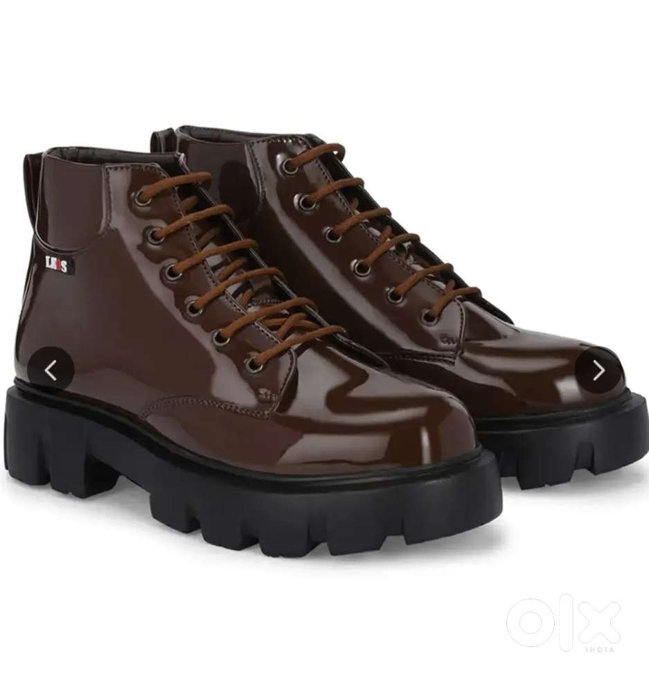 Size - 9 Leo fitness boots