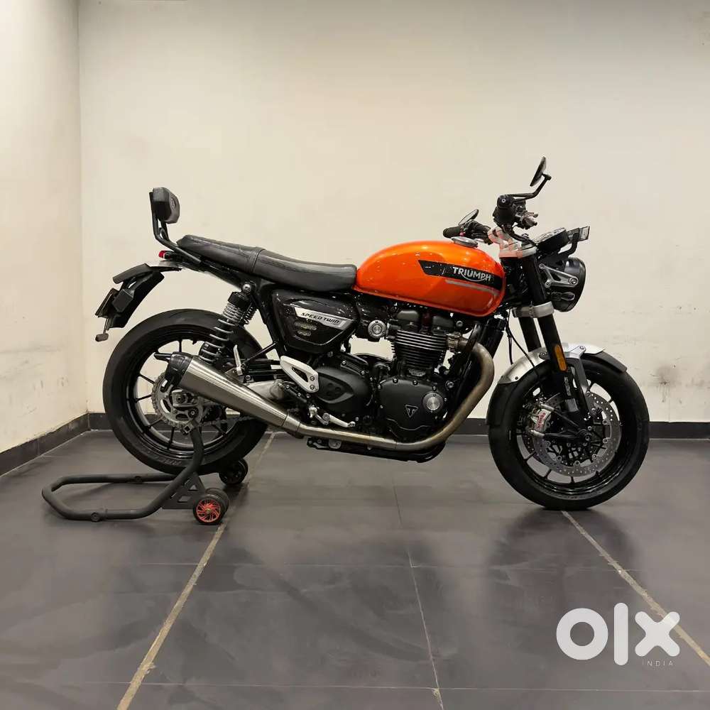 TRIUMPH SPEED TWIN 1200