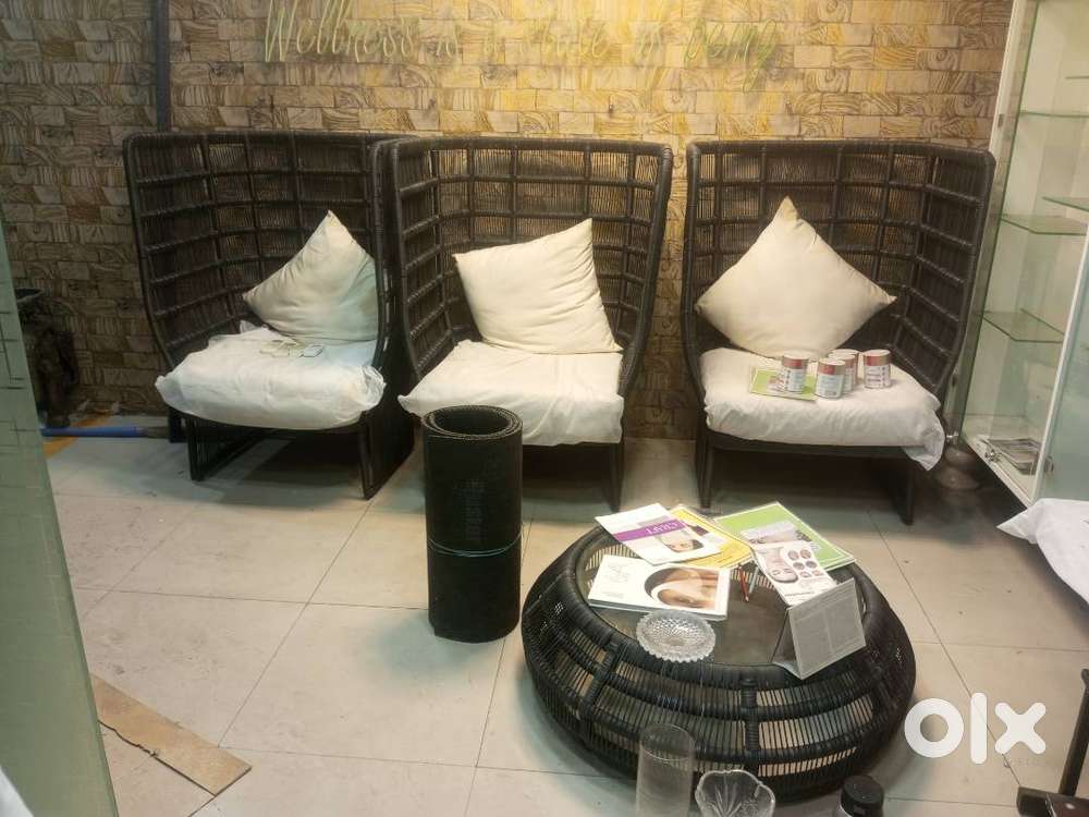 Sofa 3 single seater one round table