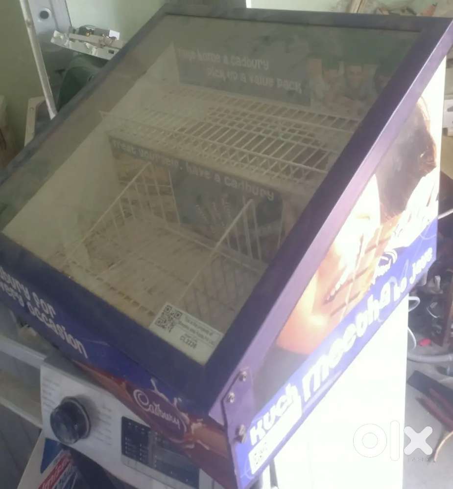 दुकान के लिए cadbery का फ्रिज ok candishan he