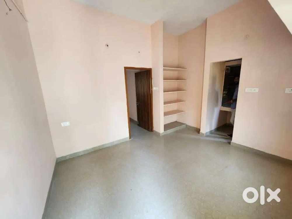 800 SQFT UDS 400 SQFT 2 BHK FLAT FOR SALE ADAMBAKKAM