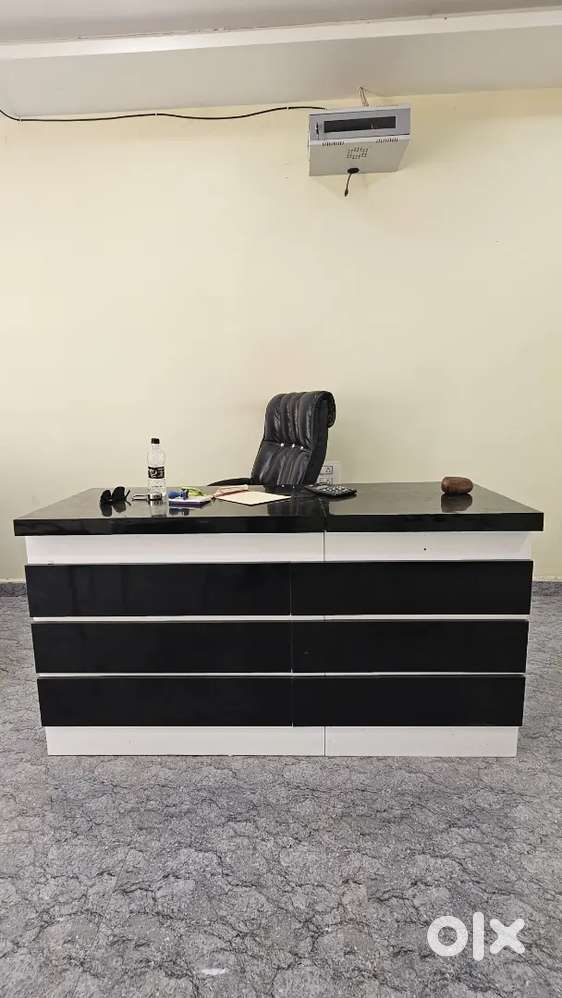 Office room tables