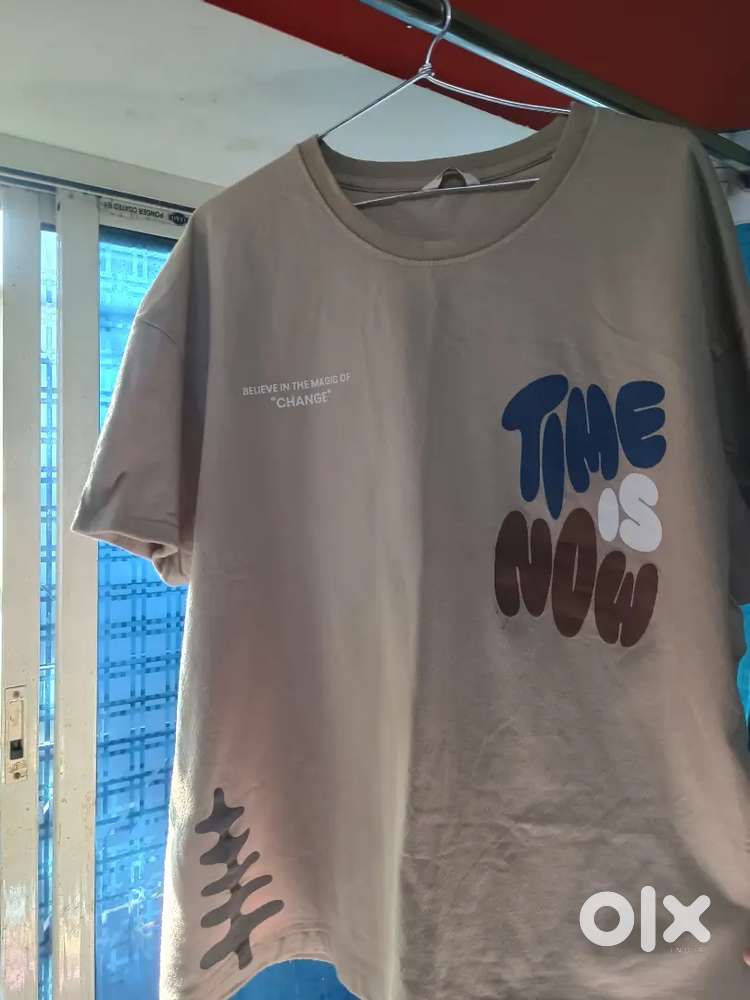 Re selling T-shirt