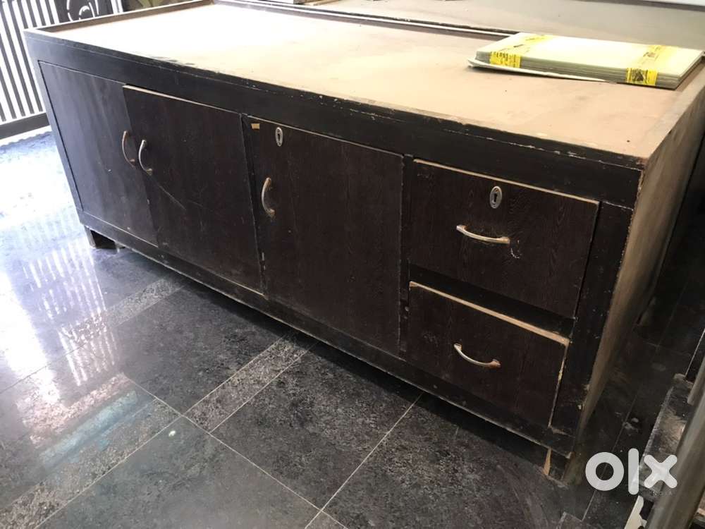 Facial bed for sale in good condition