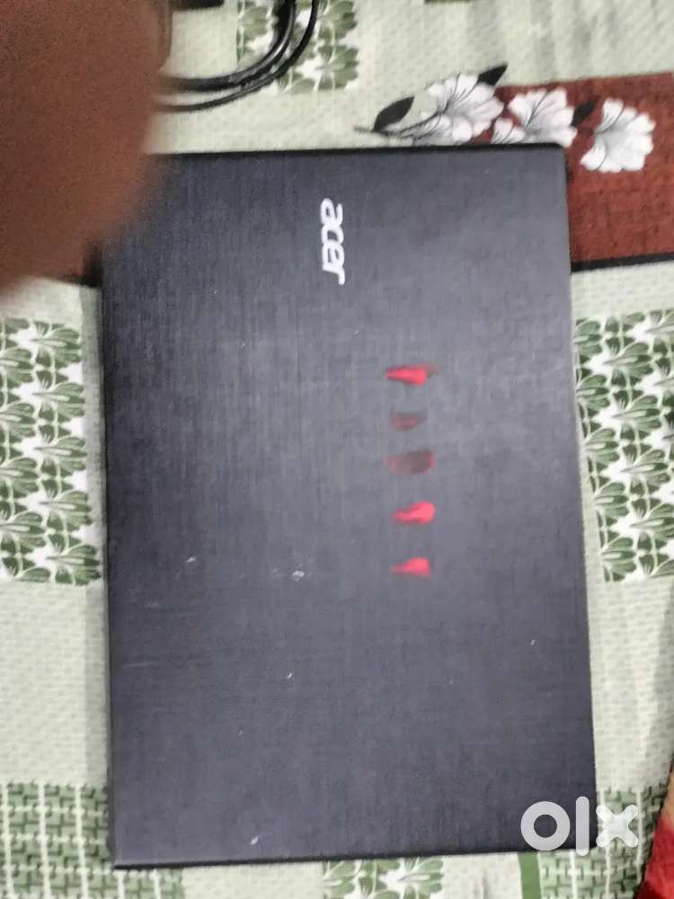 Acer Aspire E5  8 GB Ram 1 TB HDD  Charge & Bag Available