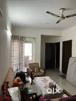 For girls: 1 bhk available in a 2bhk flat