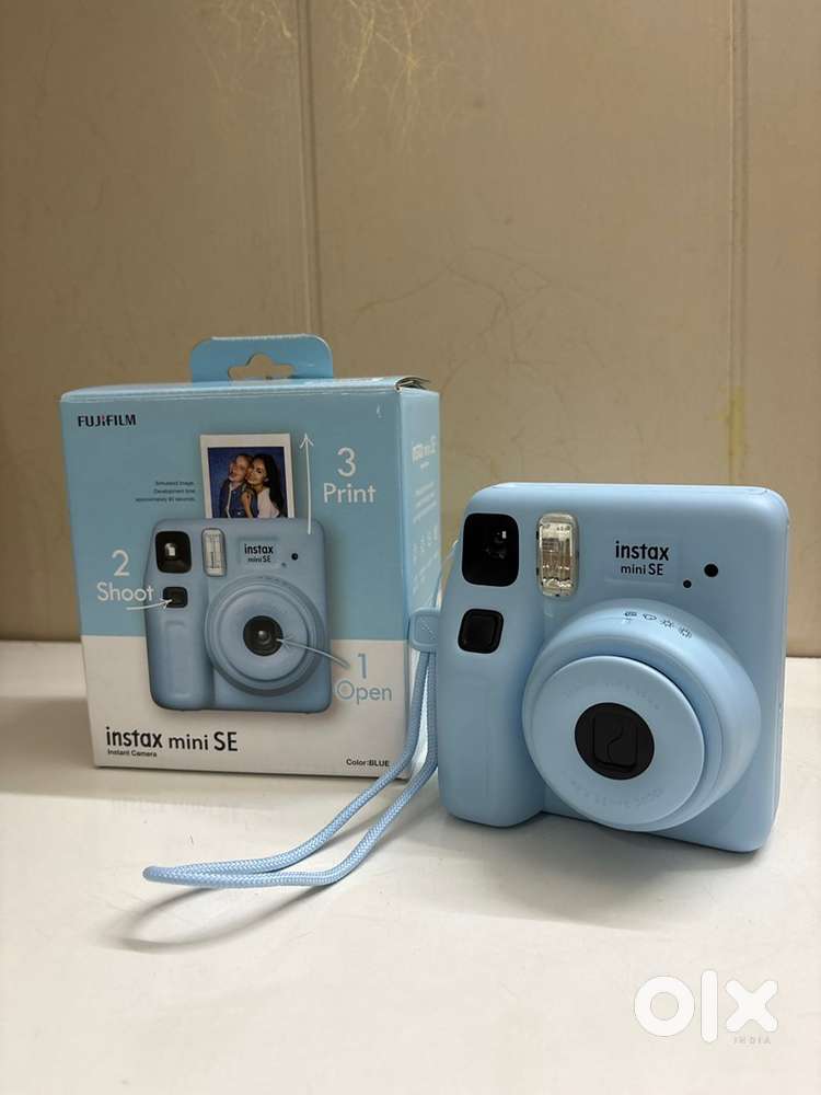 Instax mini SE polaroid camera