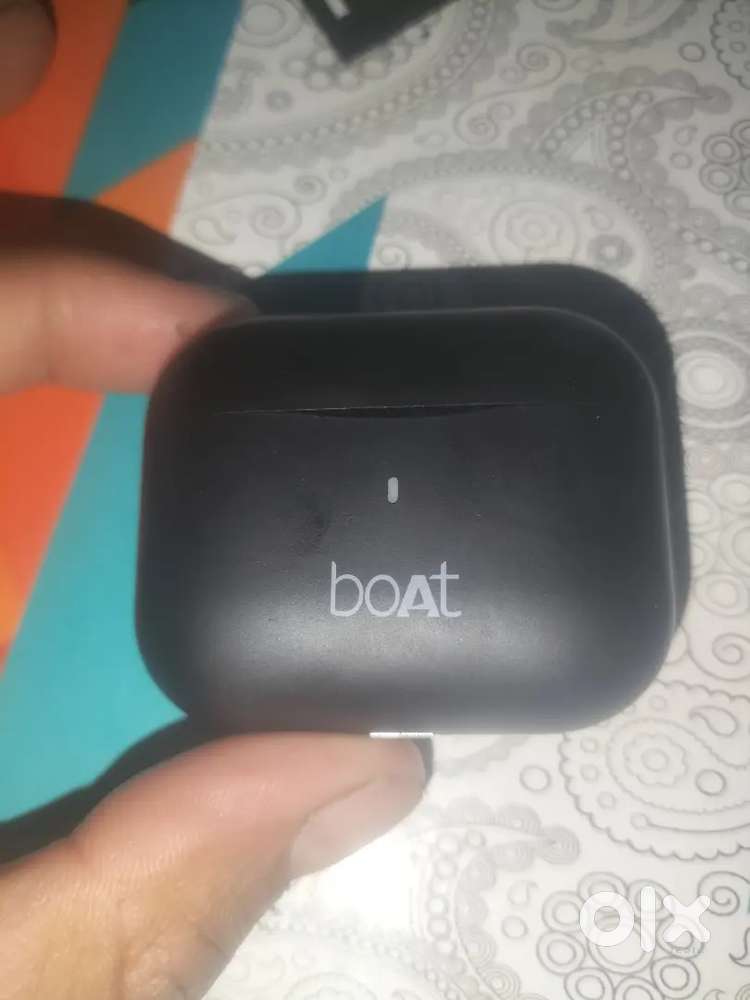 Boat airpods                            with box