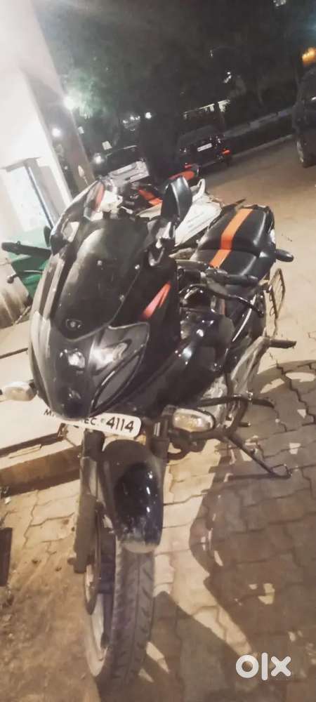 Bajaj 220 F