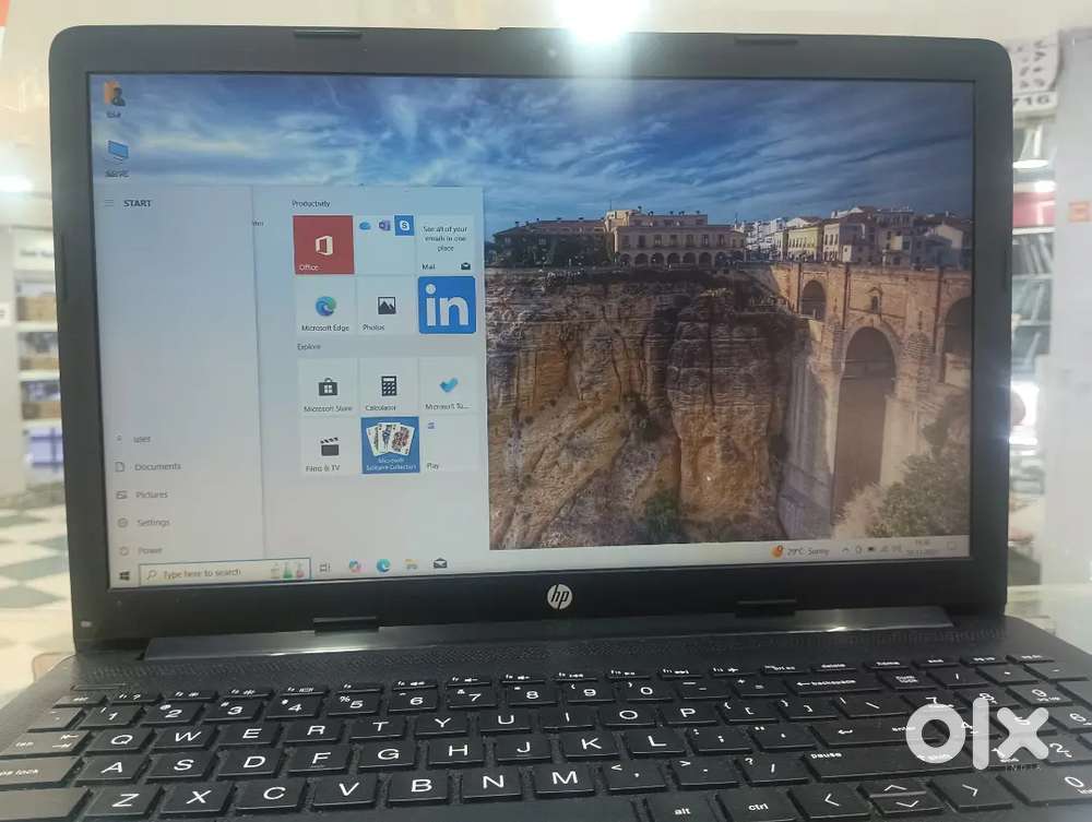 HP 15-Q DS 15.5 inch 1 year Plus Old laptop