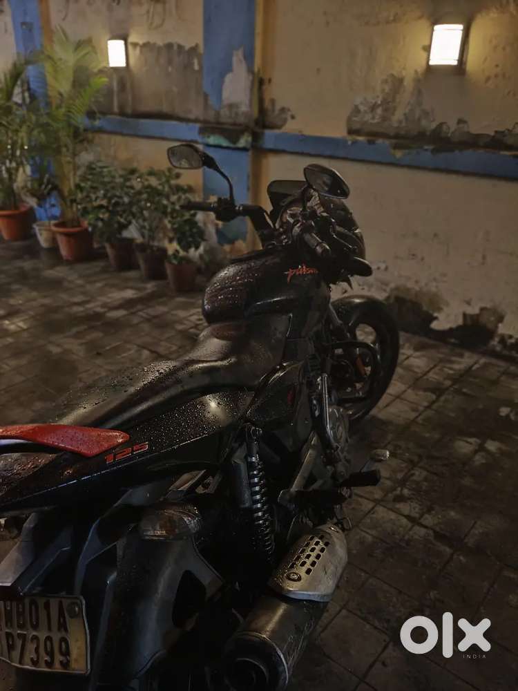 PULSAR 125 .