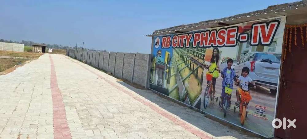 Isbt bus stant ke near ka bhut hi sandaar 6lane se shata hua plot