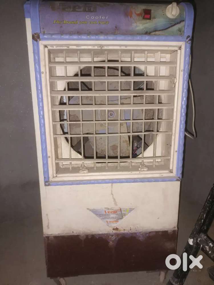 I am selling a cooler Fully working.Contact us