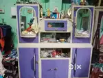 3years old showcase. All ok condition, one leg break