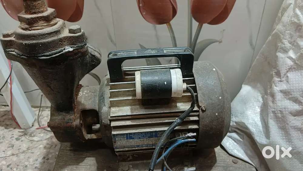Water motor 1'hp . original sharp company