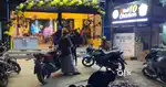 Fried chicken, Burger,pizza,momos shop