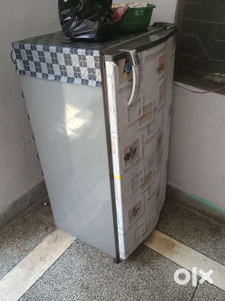 Whirlpool old fridge but working properly