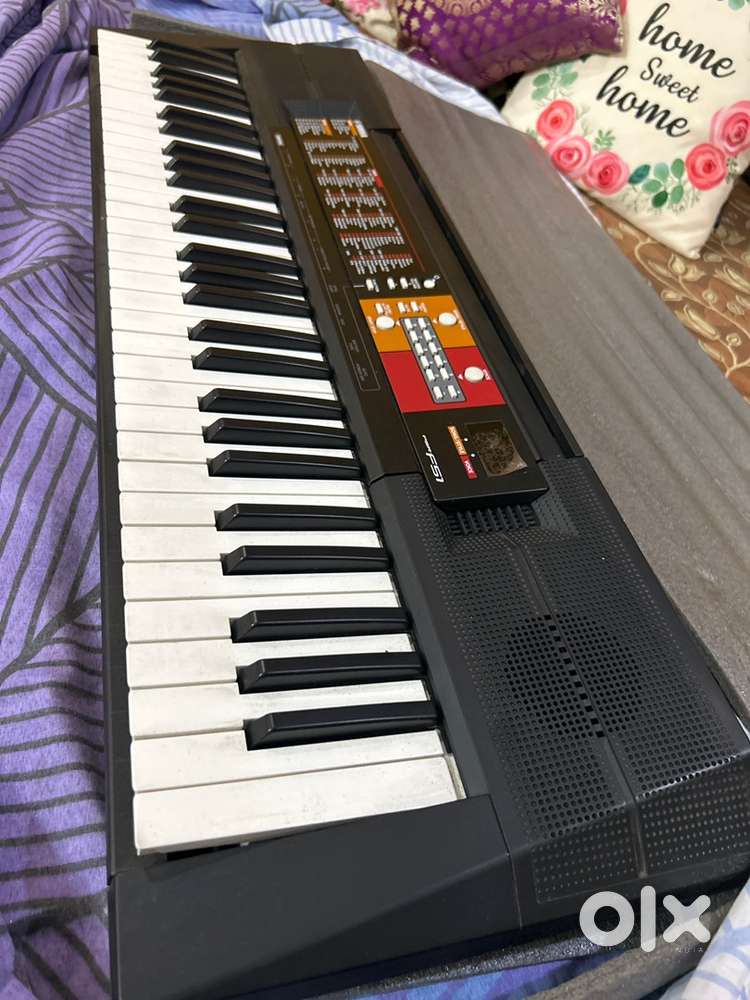 Yahama F-52 (band new condition)