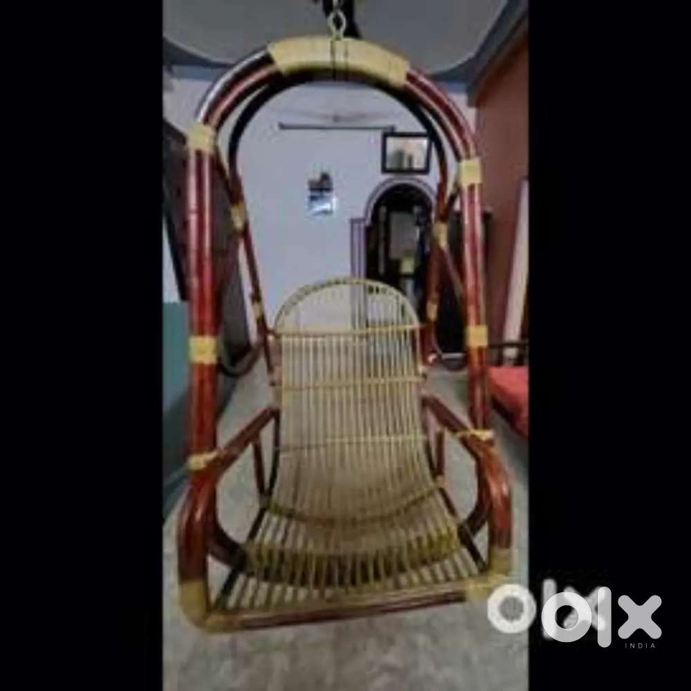 Bamboo swing with chain