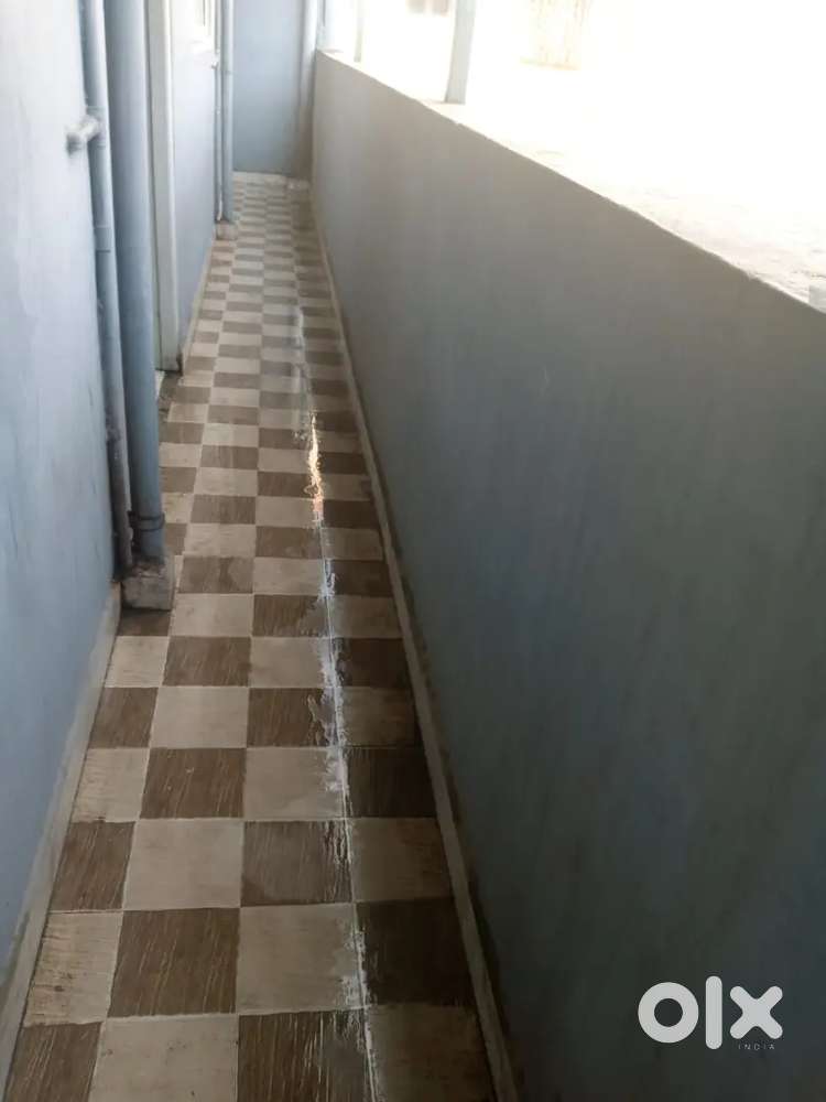 1 rk in s r nagar Ameerpet main road building 4th floor rent 8k month