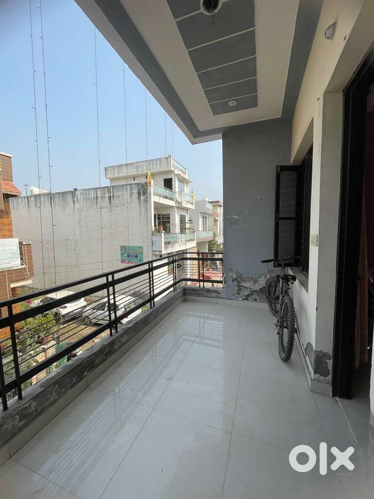 1bhk on First floor with balcony for Rent