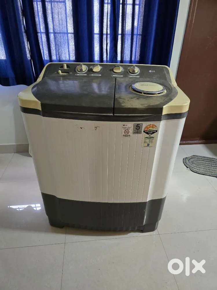 Semi automatic 7 kg samsung washung machine ,