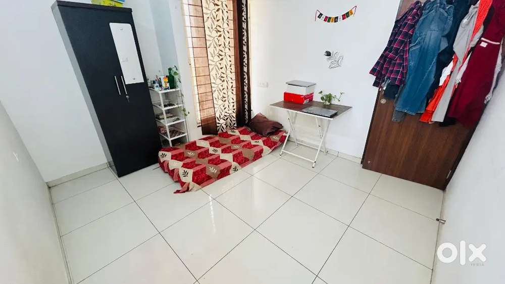 looking for flatmates