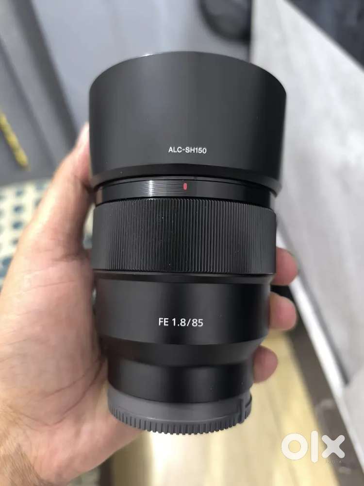 Sony 85mm 1.8  Lens with Bill Box