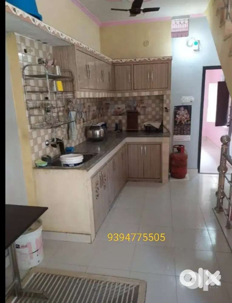 First floor for rent near Dinod Gate only Family