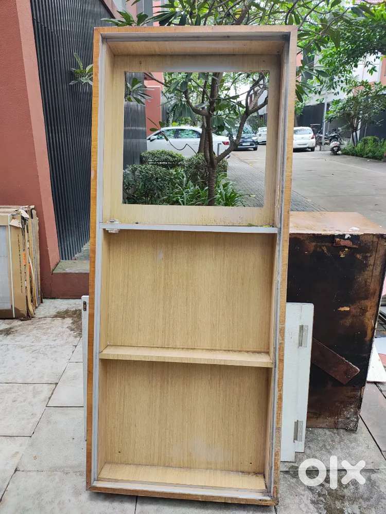 Shoe case wall mounted
