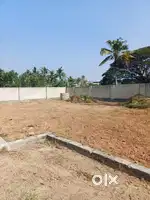 3 to 7 cents plots are available at the prime location Pettah Anayara.